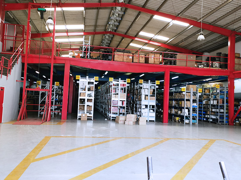 中国重汽当地经销商RIMCO拥有当地最大的配件储备仓库
